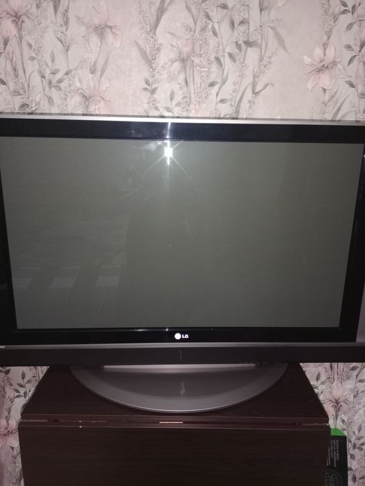Телевизор LG, диагональ 106