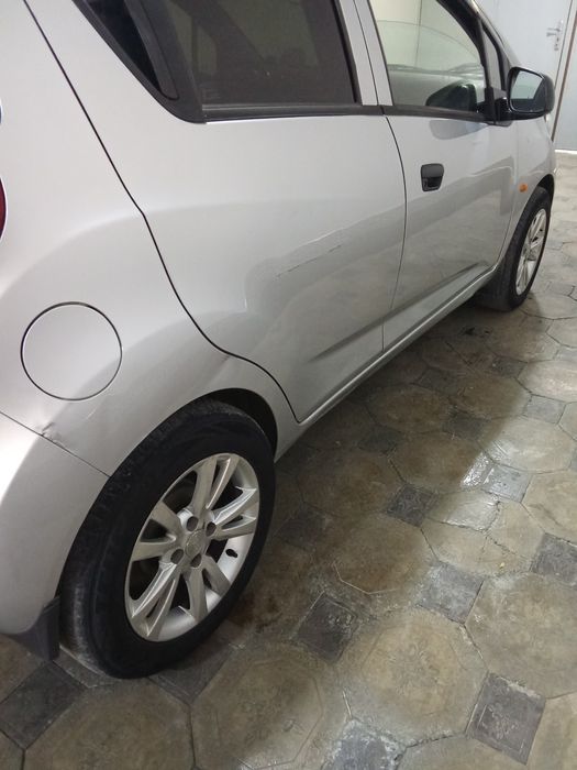 2012 yil Spark sotiladi .5400$