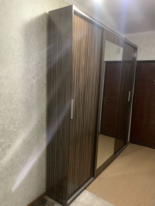 Продается шкаф для прихожей срочно