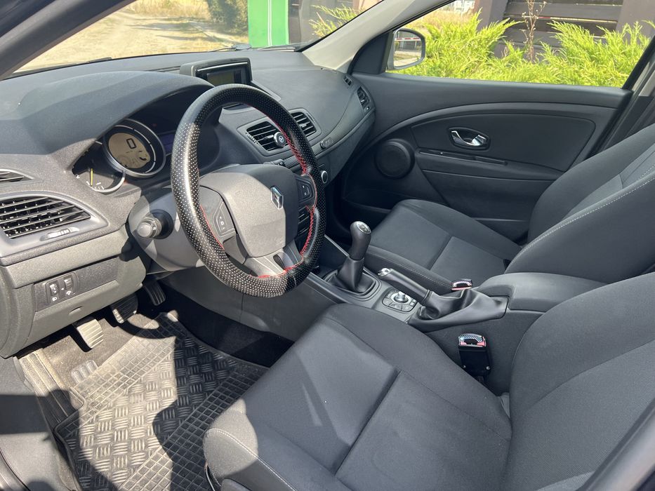 Inchiriez Renault Megane 3 1.5dci uber/bolt