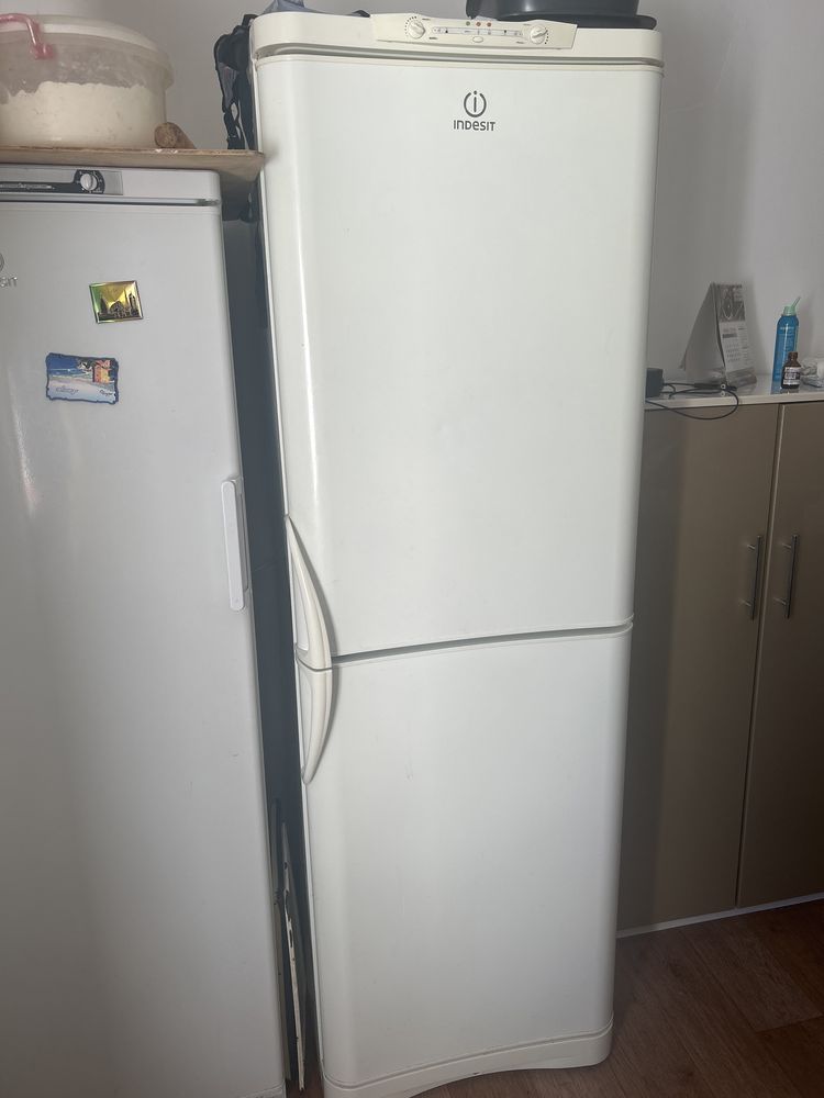 Холодильник Indesit Б/У