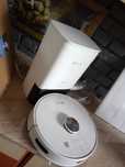 Robot model ezviz cu statie RE 4 plus