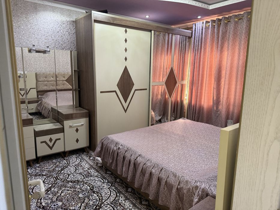 Srochna kvartira sotiladi