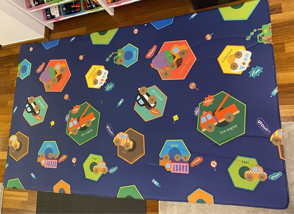 Covoras de joaca gros cu doua fete