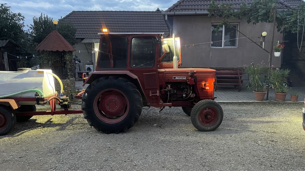 Tractor utb 550.