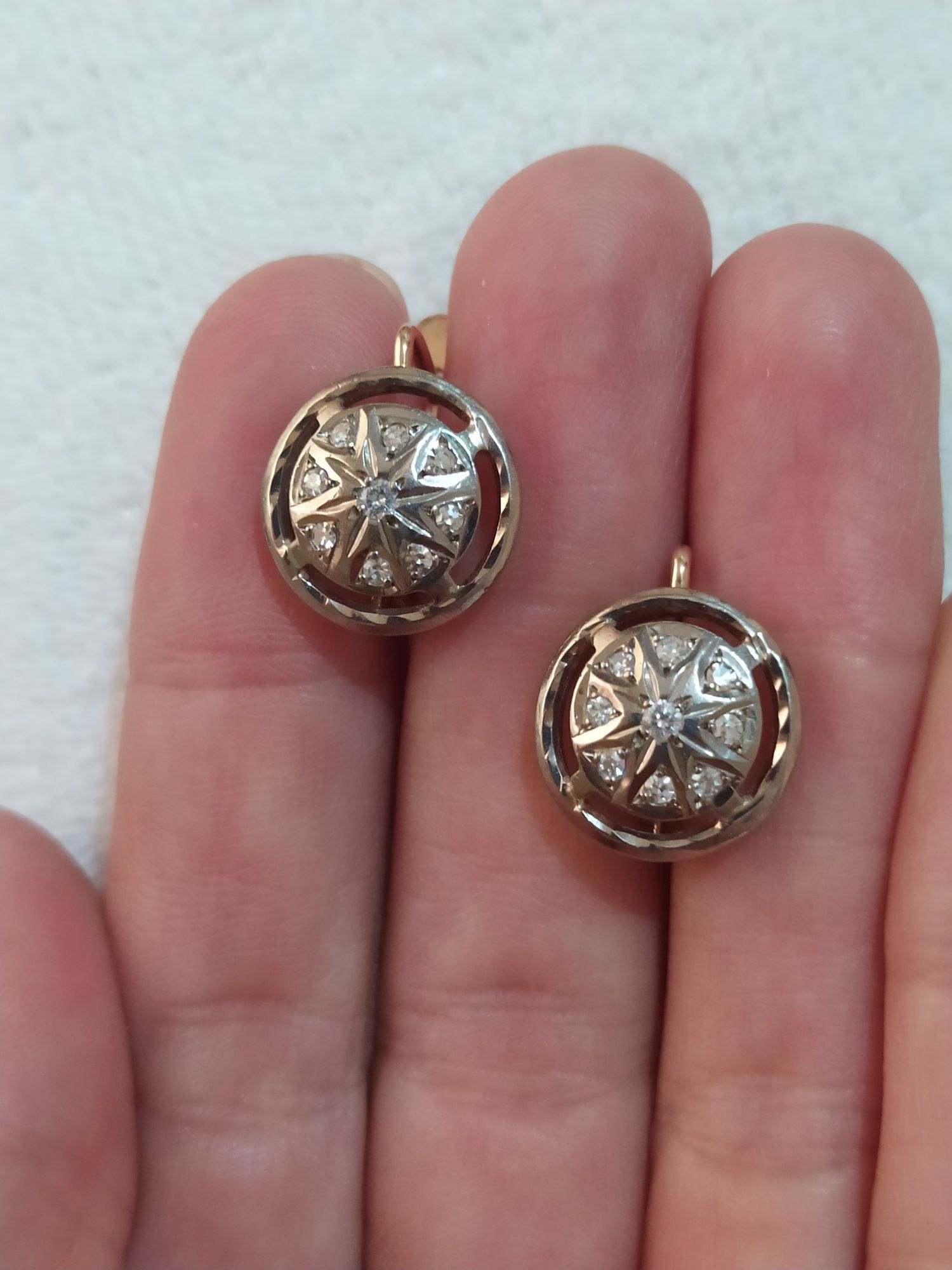 Золотые сережки с бриллиантом 585СССР
