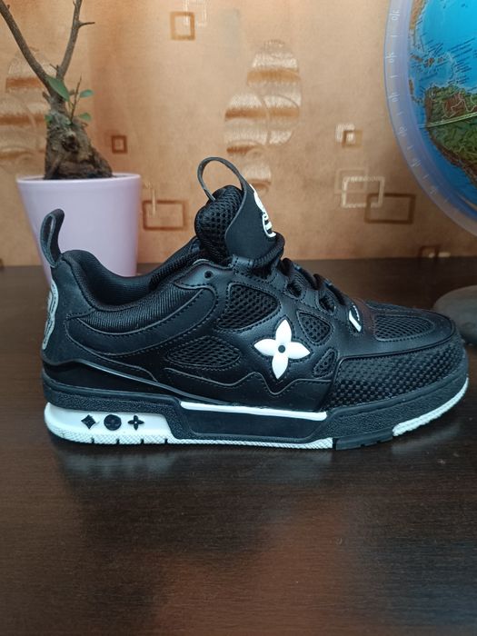Sneakers Louis Vuitton skates mărimea 43