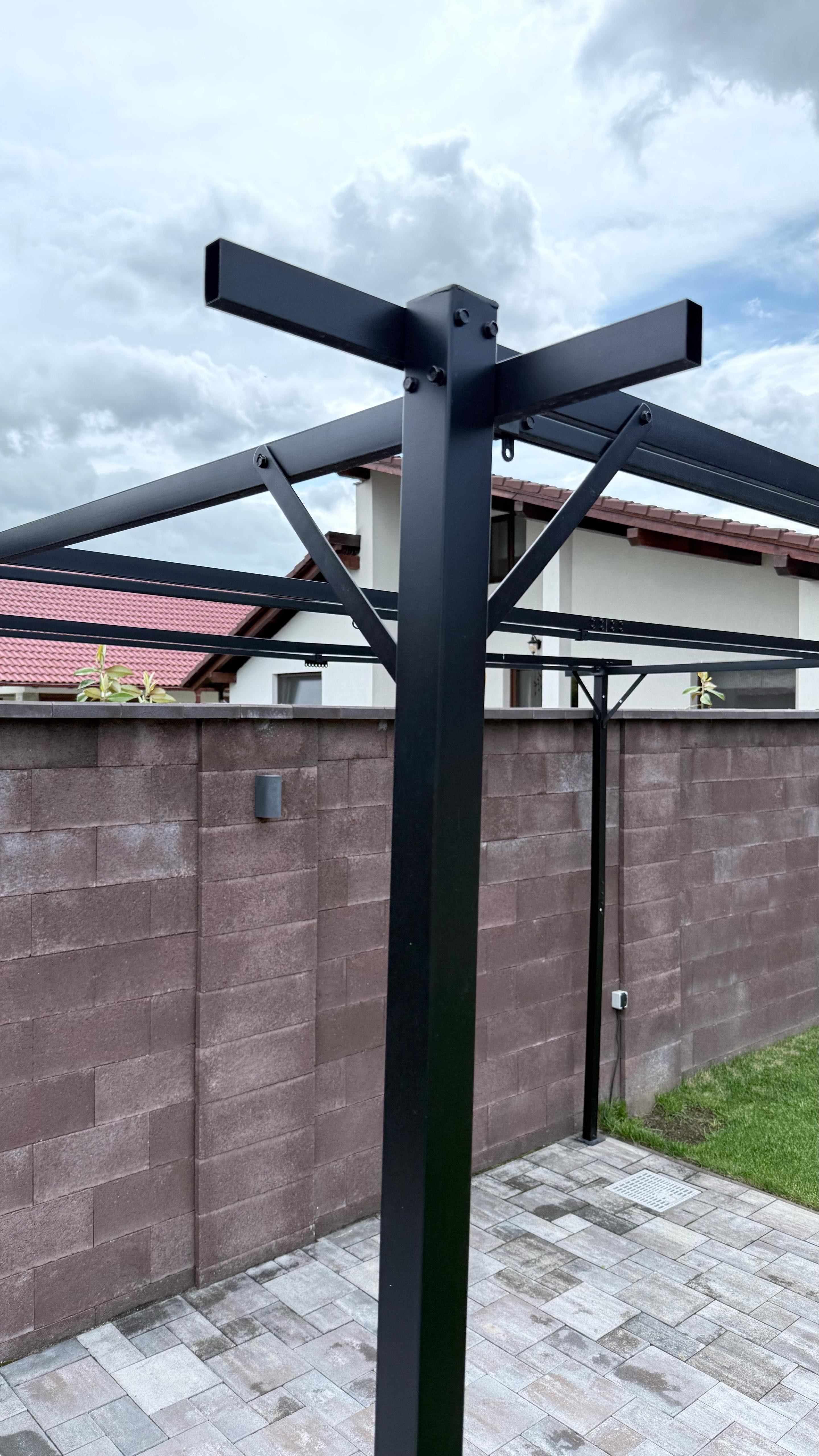 VÂND PERGOLĂ DE GRADIN - APantheon Robust  3/4 m negru cu gri deschis