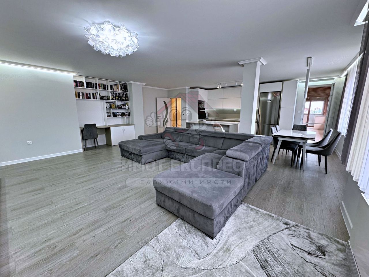 Продава се Многостаен апартамент в Асеновград - 180 кв.м за 967 €/кв.м - Снимка #1