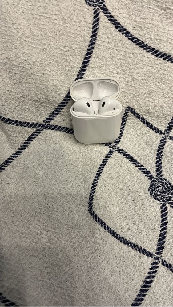 Airpods 2 в отличном состоянии
