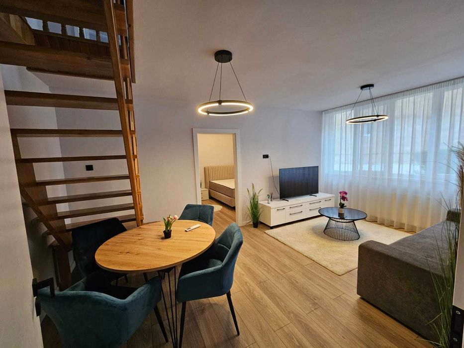 Apartament 3 Camere Cluj Napoca CENTRU 91 MP, 3 Bai, AC, Parcare Curte