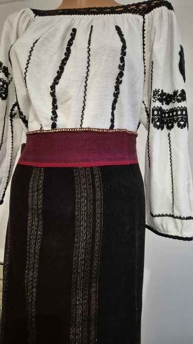 Costum popular traditional Bucovina