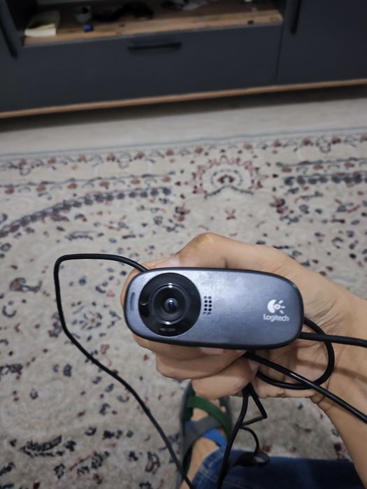 Продам веб камеру Logitech