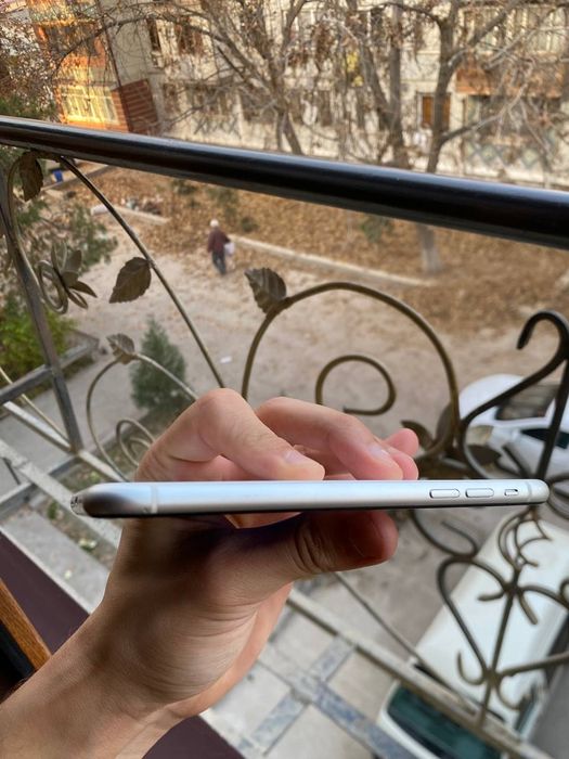 Iphone Xr sotiladi sirochna