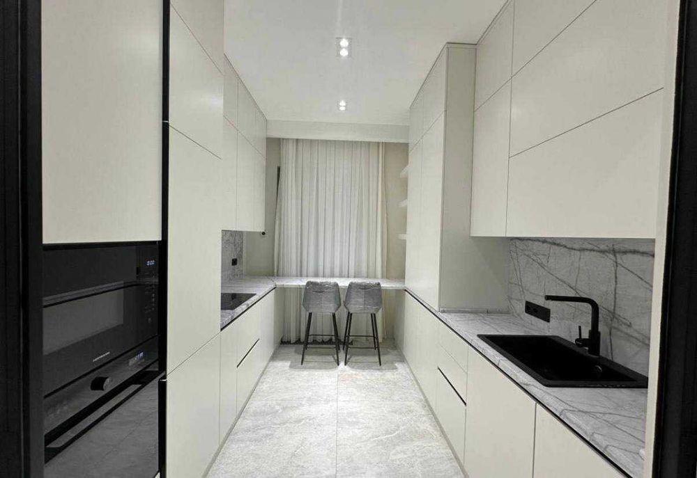 срочно продается новый уютный квартира  + бонус мебел тех и парковка !