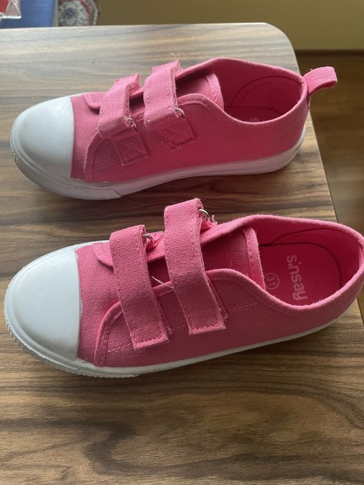 Гуменки и боти за момиче