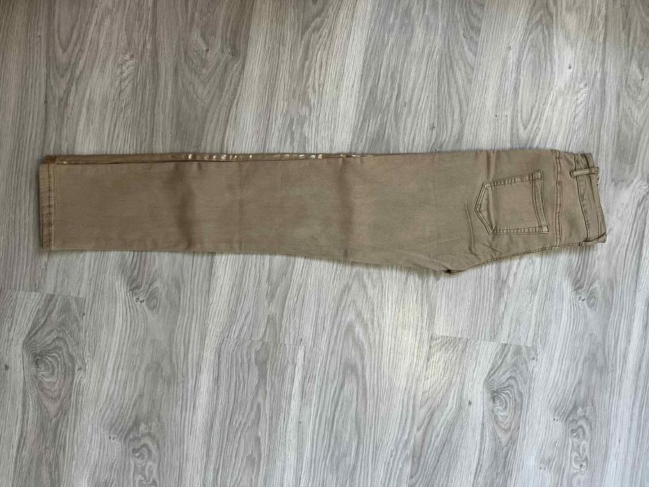 Чисто нови дамски дънки S/M – различни модели с камъни и ефекти