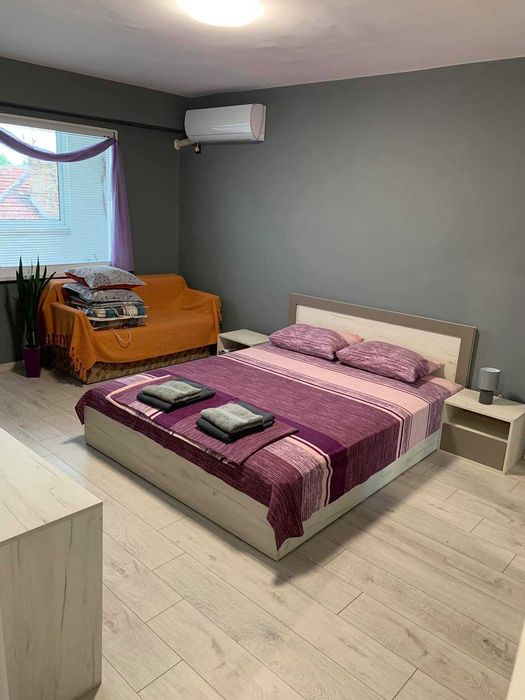 Дава се под наем Двустаен апартамент в Бургас, Възраждане - 65 кв.м за 459 € - Снимка #2