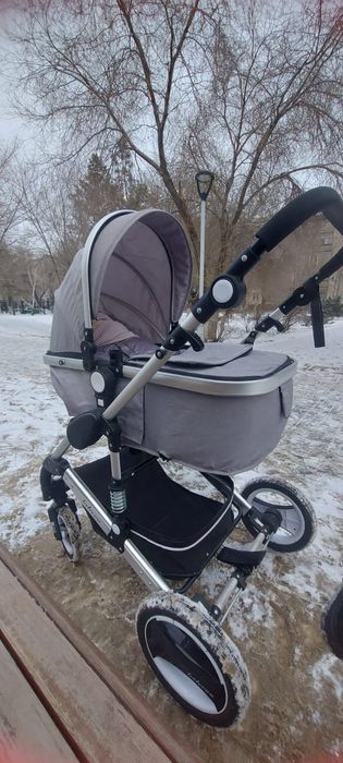 Продам детскую  коляску.