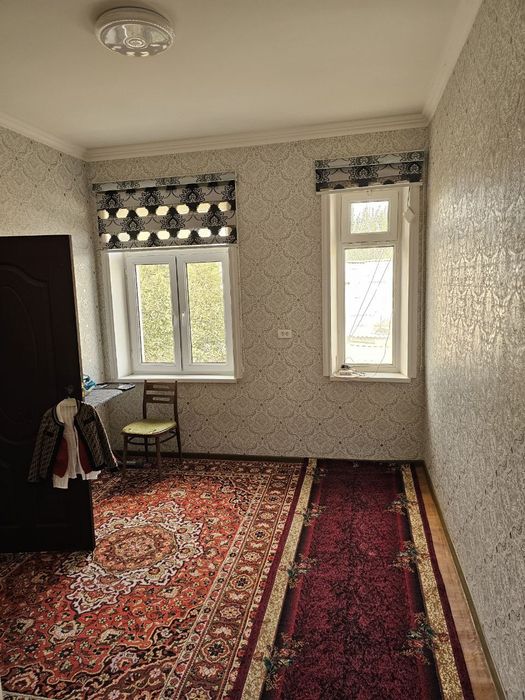 Kvartira sotiladi 4 xona 2 etajli domi 2 etaji