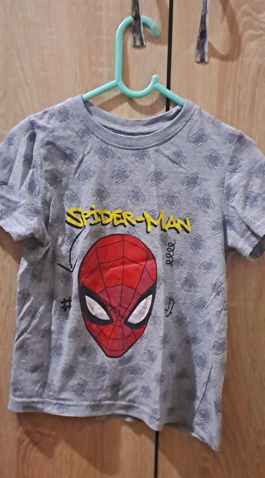 5 tricouri cu Spiderman