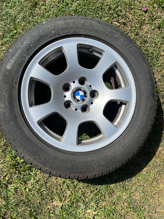 Vând roti BMW 225 55 R16 cu anvelope noi de iarna