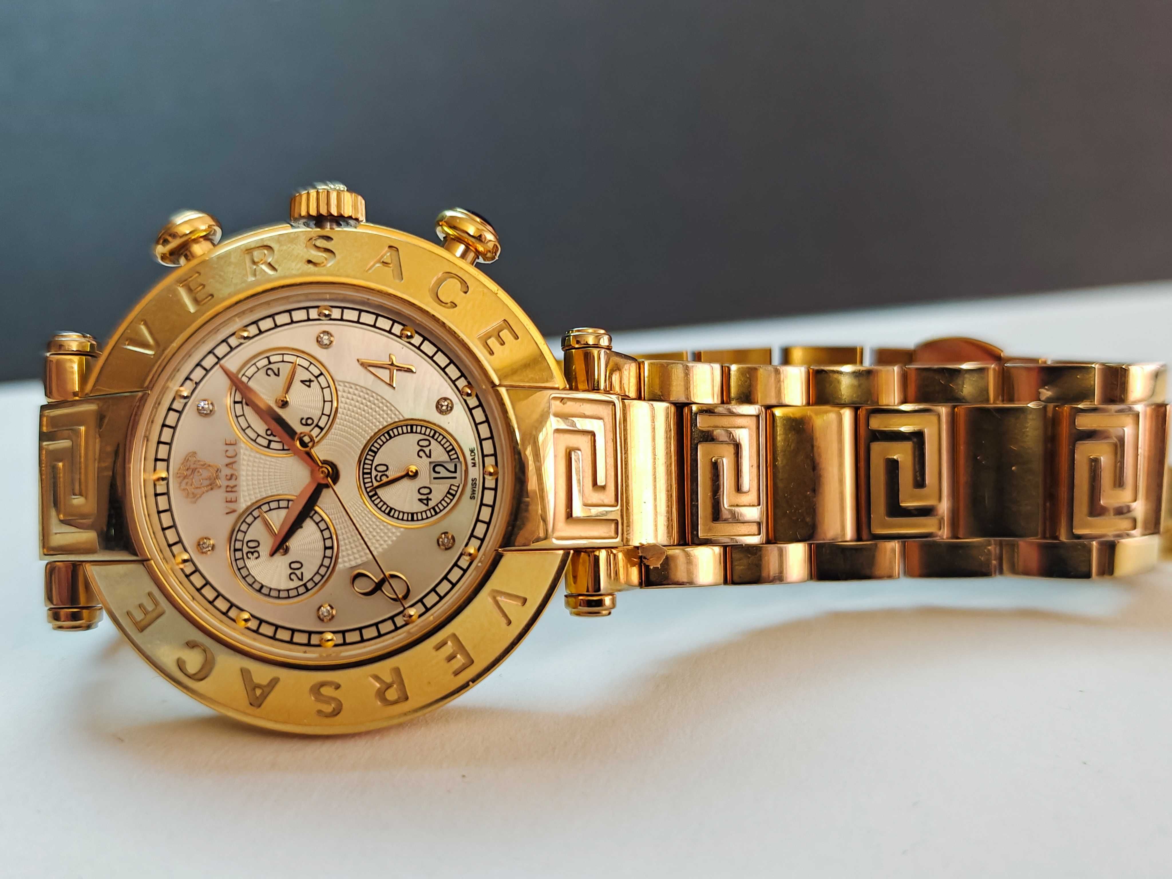 Луксозен часовник VERSACE 68С - Хронограф, позлата, сапфири, 40 мм