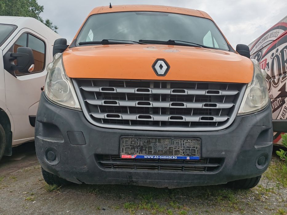 Dezmembrez Renault Master 2.3 DCI