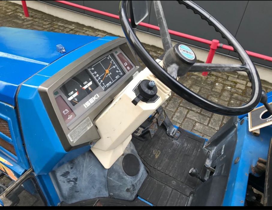 Tractor Iseki tu 150