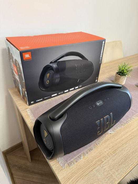 Vand JBL Boombox 3 Wi-fi încă 20 luni garantie cumparata din Germania