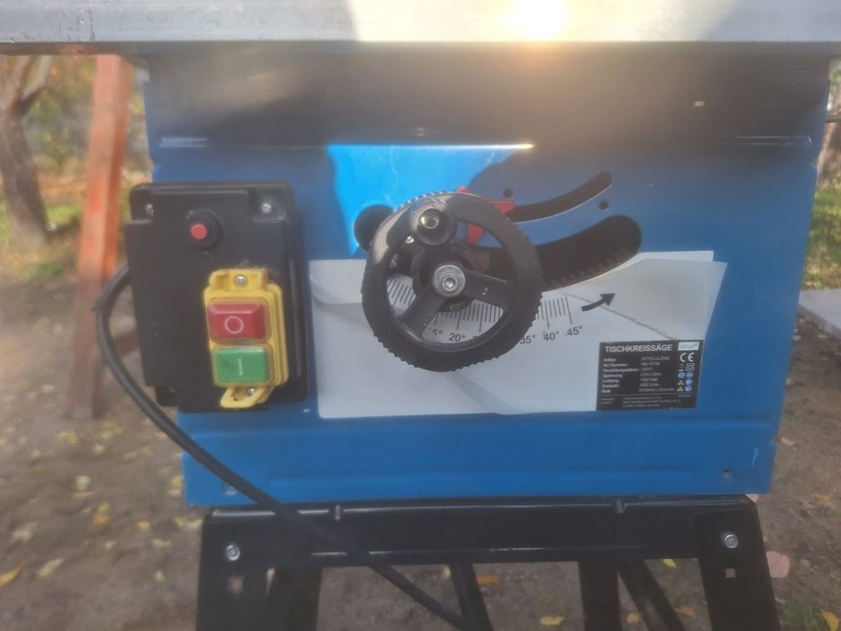 Circular cu masă pentru lemne