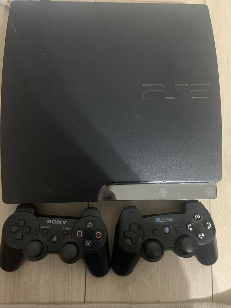 [Ps3]Vând consolă Sony Slim 150 GB [cabluri si 2 manete]