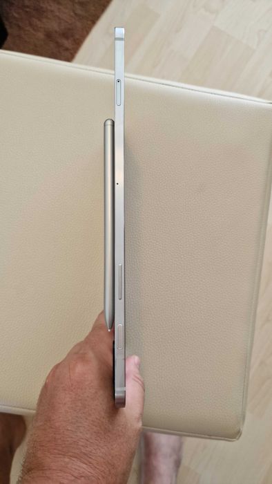 Vând tabletă Samsung Galaxy Tab S7, 11", 6GB RAM, 128GB, 4G.