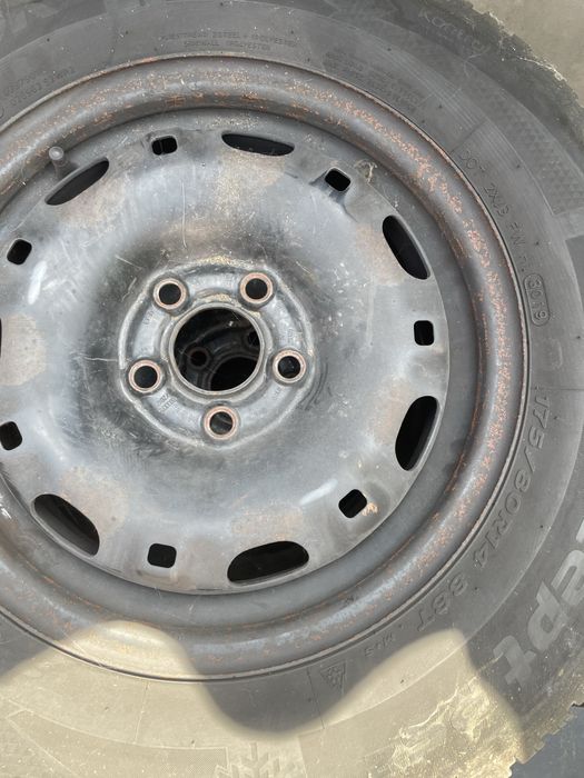 Vand roti 175/80 14 în stare buna