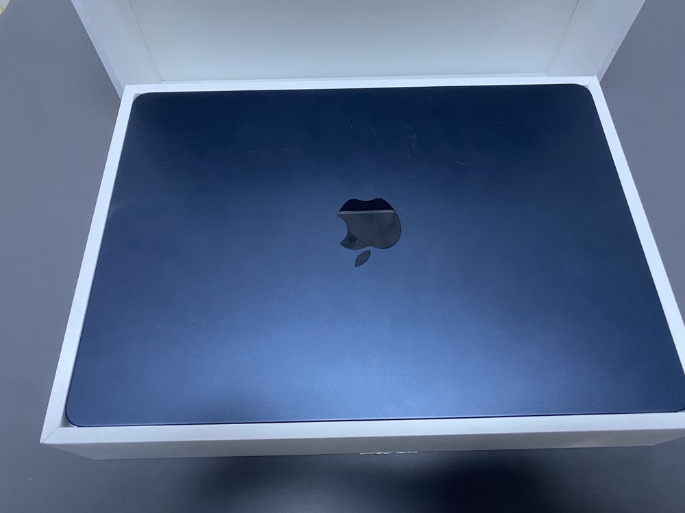 Macbook Air 2022 M2 8GB RAM 256 SSD 100% Baterie