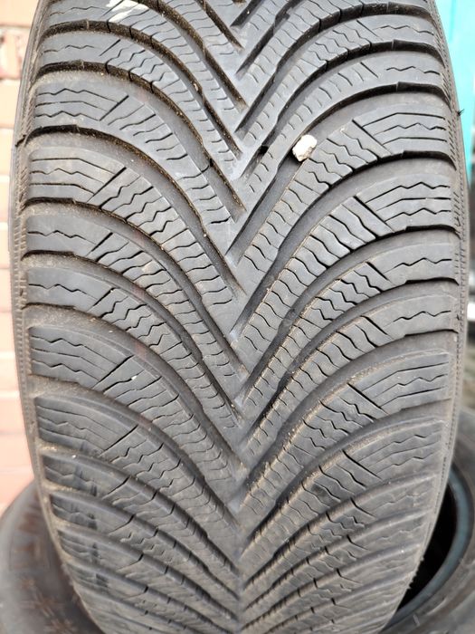 Продавам 4 зимни гуми 205/60/16 Michelin
