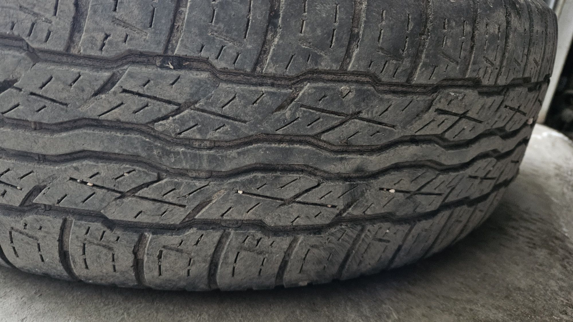 225/65R17 Bridgestone летни