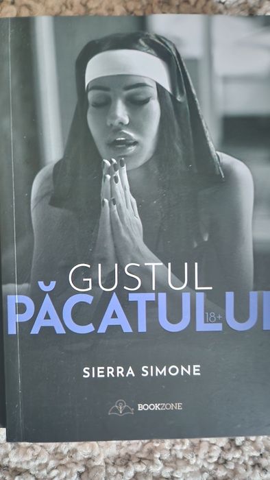 Carti de Sierra Simone.