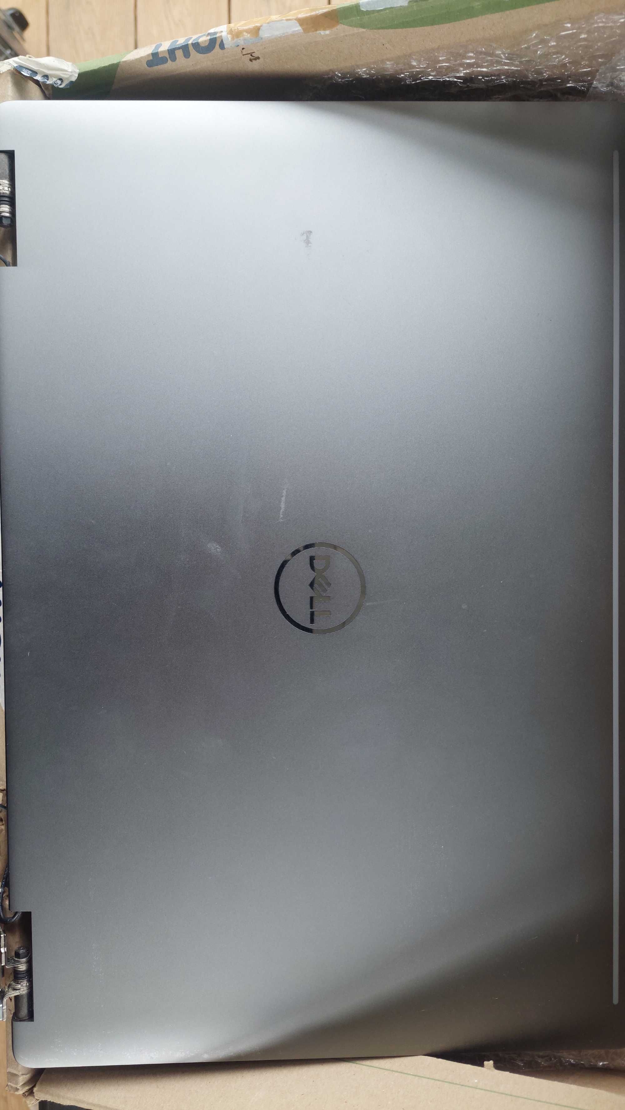 Dell 7740 i9 9880 rtx 4000 17'' 16gb 512 nvme всичко работи без дъното