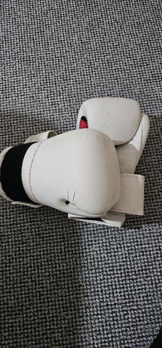 Боксови ръкавици Ergo Outshock 14oz