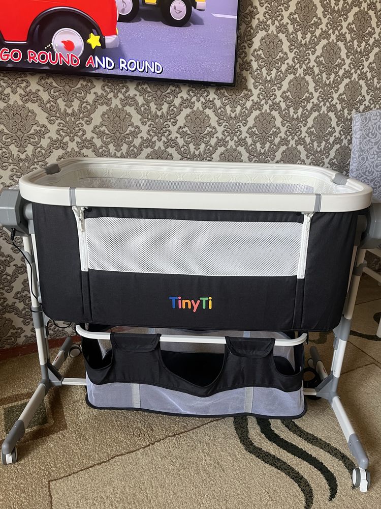 Продается детская электрический манеж кро TinyTi в отличном состоянии.