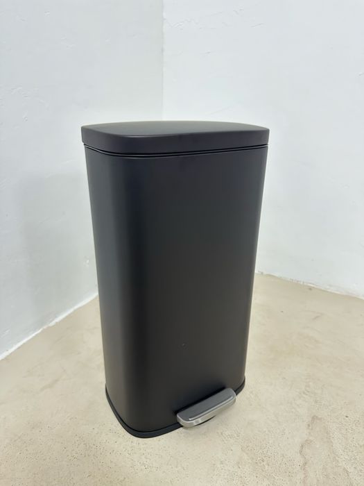 Кухненски кош за боклук 30 литра, с педал и капак с плавно затваряне
