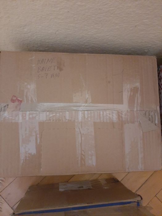 Haine ptr băieți 5-7 ani (20 lei cutia)
