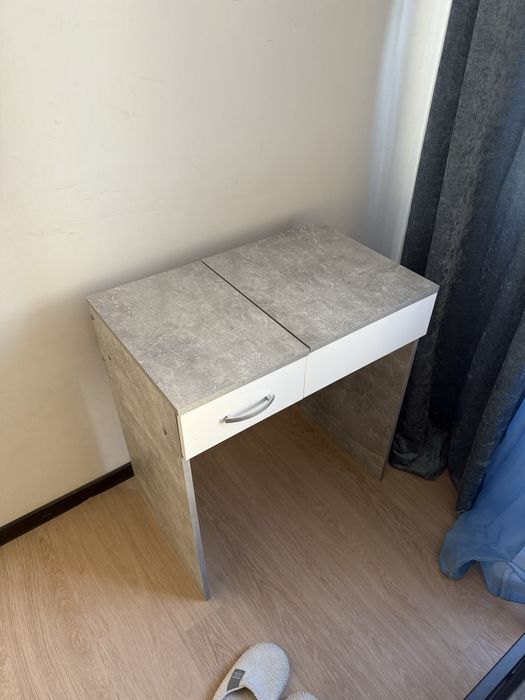 Продам тумбочку зеркало