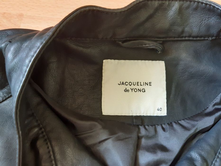 Дамско кожено яке, размер 40 (М)