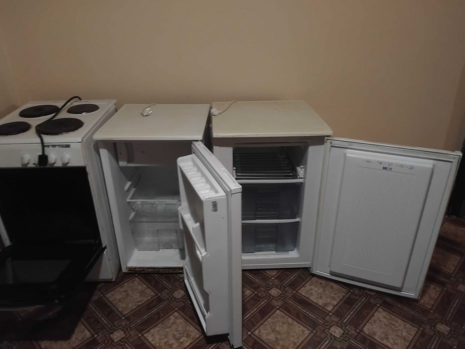 Продавам пеюка, хладилник и фризер