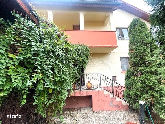 Proprietate cu 1566 mp teren intravilan si Case de locuit+ anexe