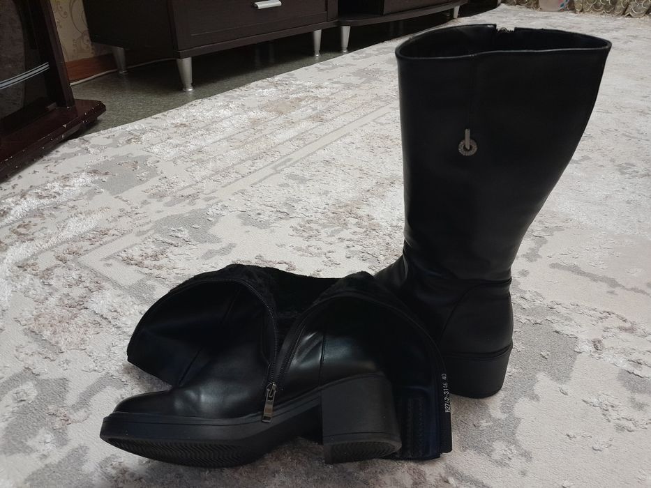 Продам зимние сапоги