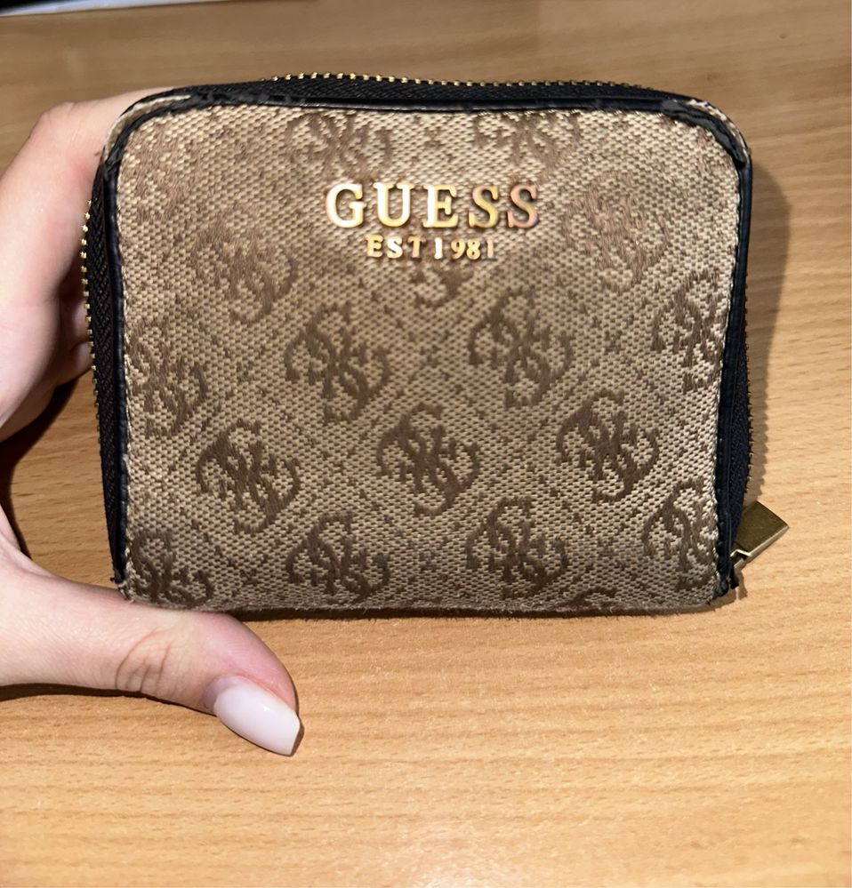 Дамски портфейл GUESS