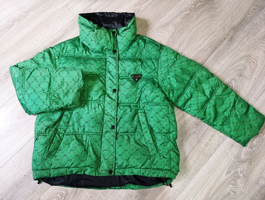 Куртка тёплая. Размер L оверсайз от 44 до 52